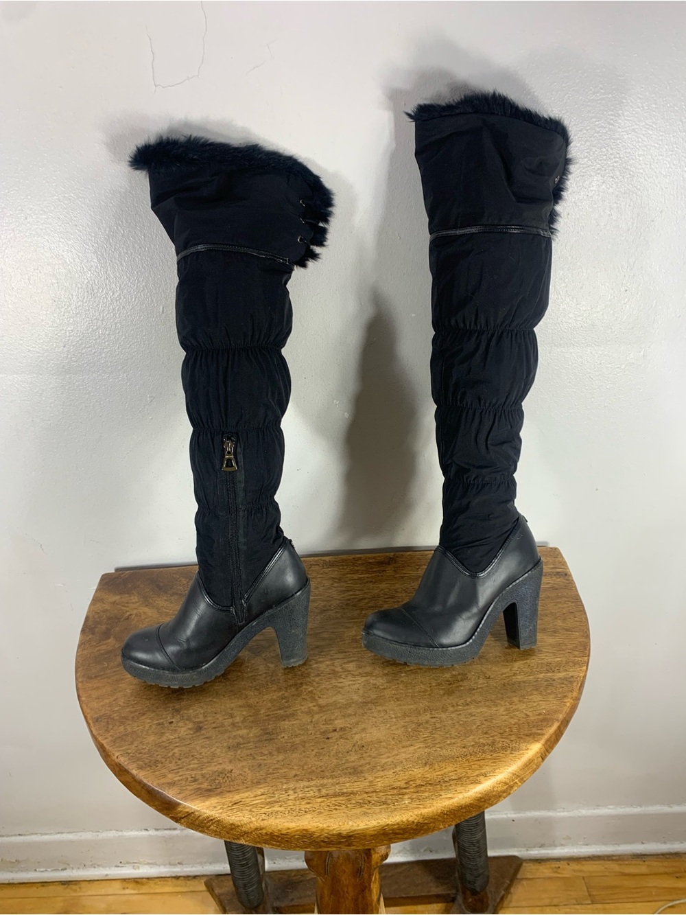 Title

Vintage Black Knee-High Platform Boots Faux Fur Trim Chunky Heel Size 37